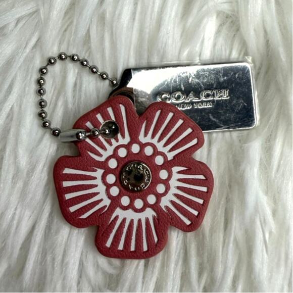 COACH Gold Tea Rose Flower Floral Bag Charm Hang Tag - Picture 1 of 3